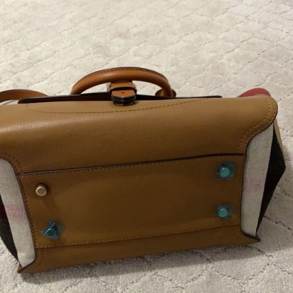 Burberry Brit Grainy Canvas Check Medium Harcourt Multi ( Saddle Brown) Leather - Picture 2 of 6